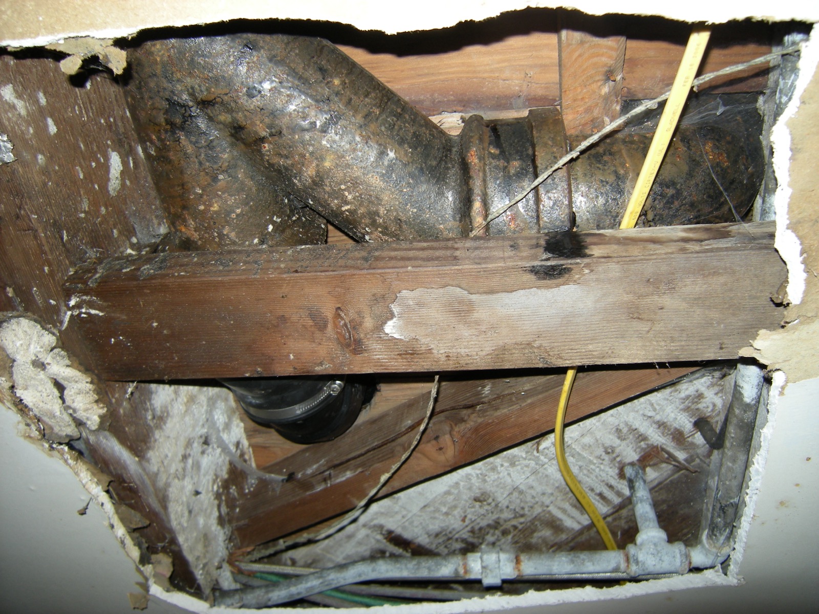 Réseau de tuyauteries d’une installation de pompe